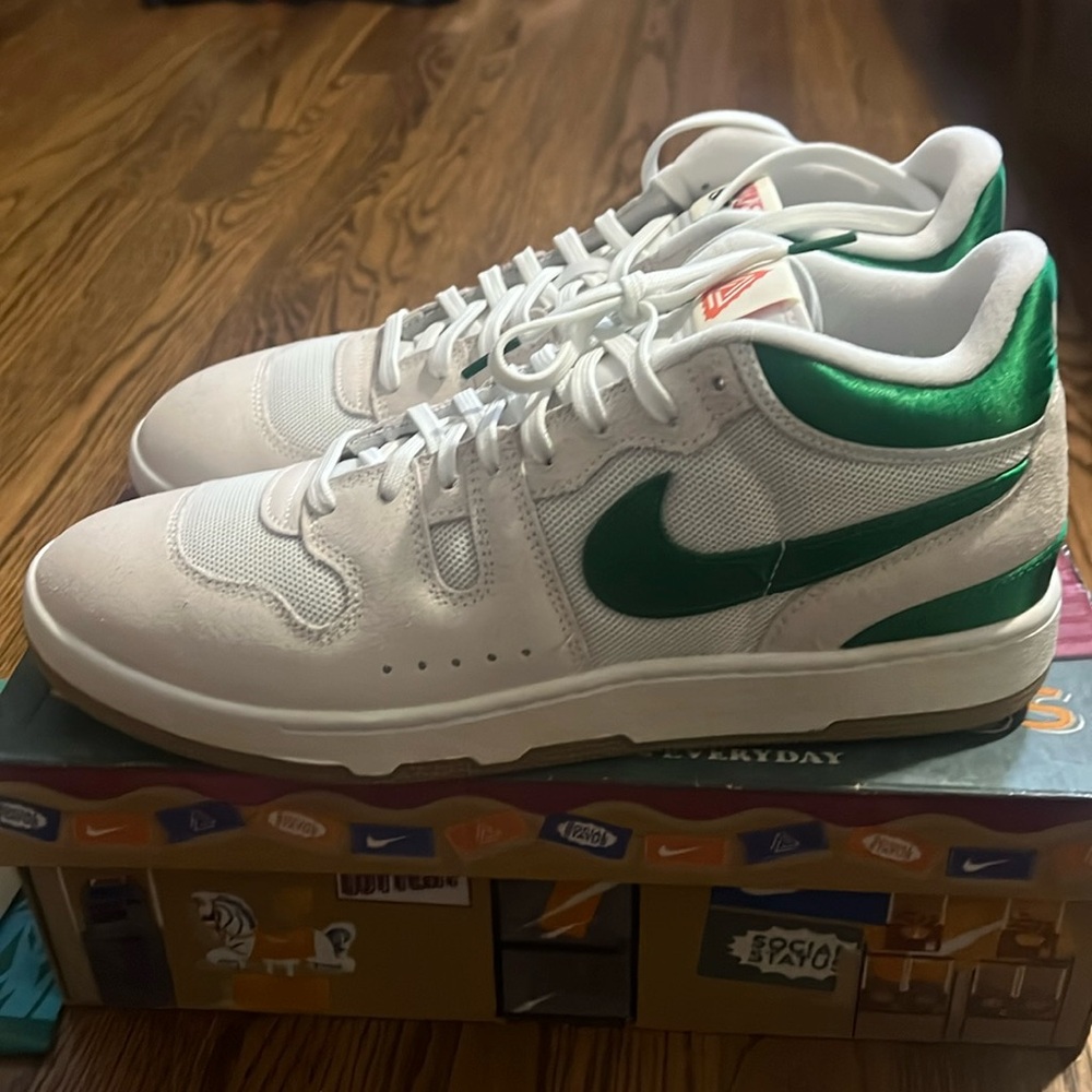 Mens Nike Attack SP